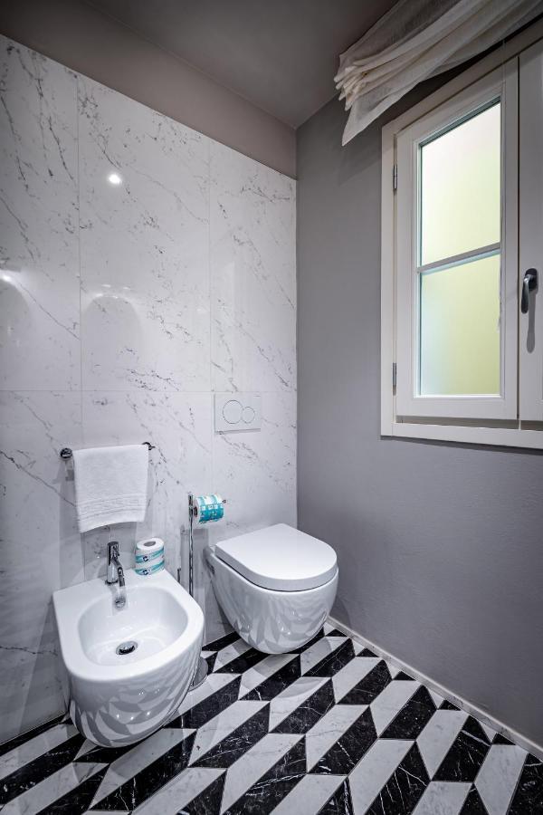 Hs4U Ricasoli Luxury Apartment Near Duomo N. 3 Florence Exterior photo